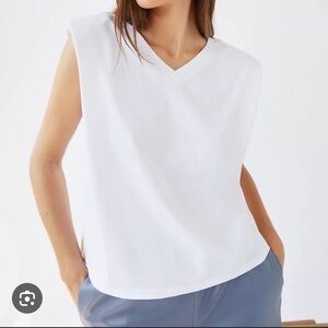 Aritzia Babaton Shoulder Pad T Shirt